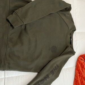 North face women’s crew neck sweat shirt.